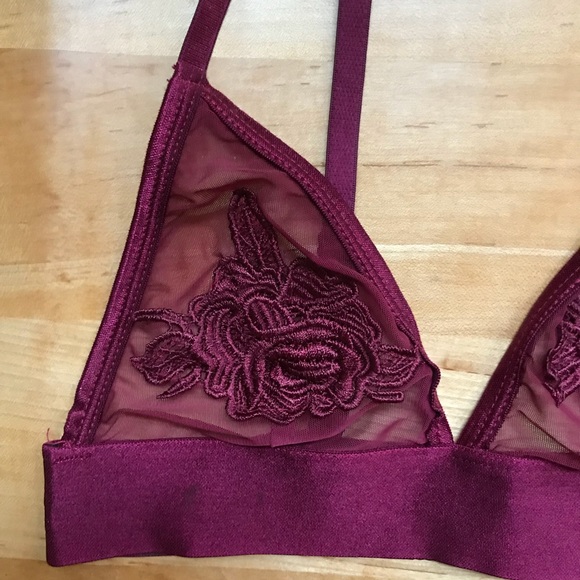 SALE 3/$30 Out from under  Serena Appliqué Bra - Picture 5 of 6